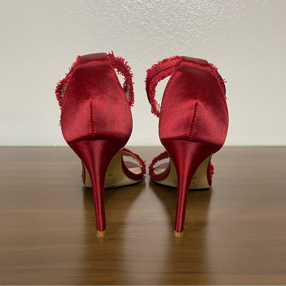 Red Heels - Picture 4 of 9
